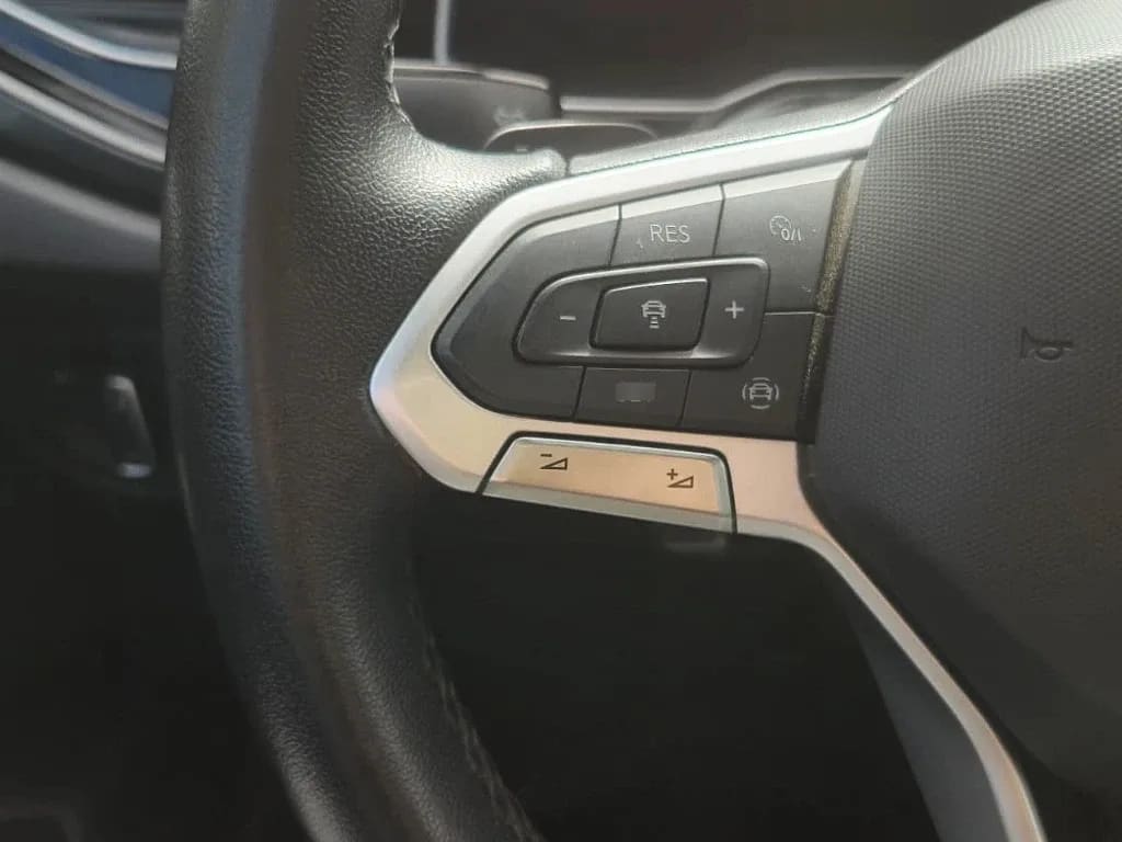 Volkswagen Virtus Confortline Tsi 1.0 Aut año 2024