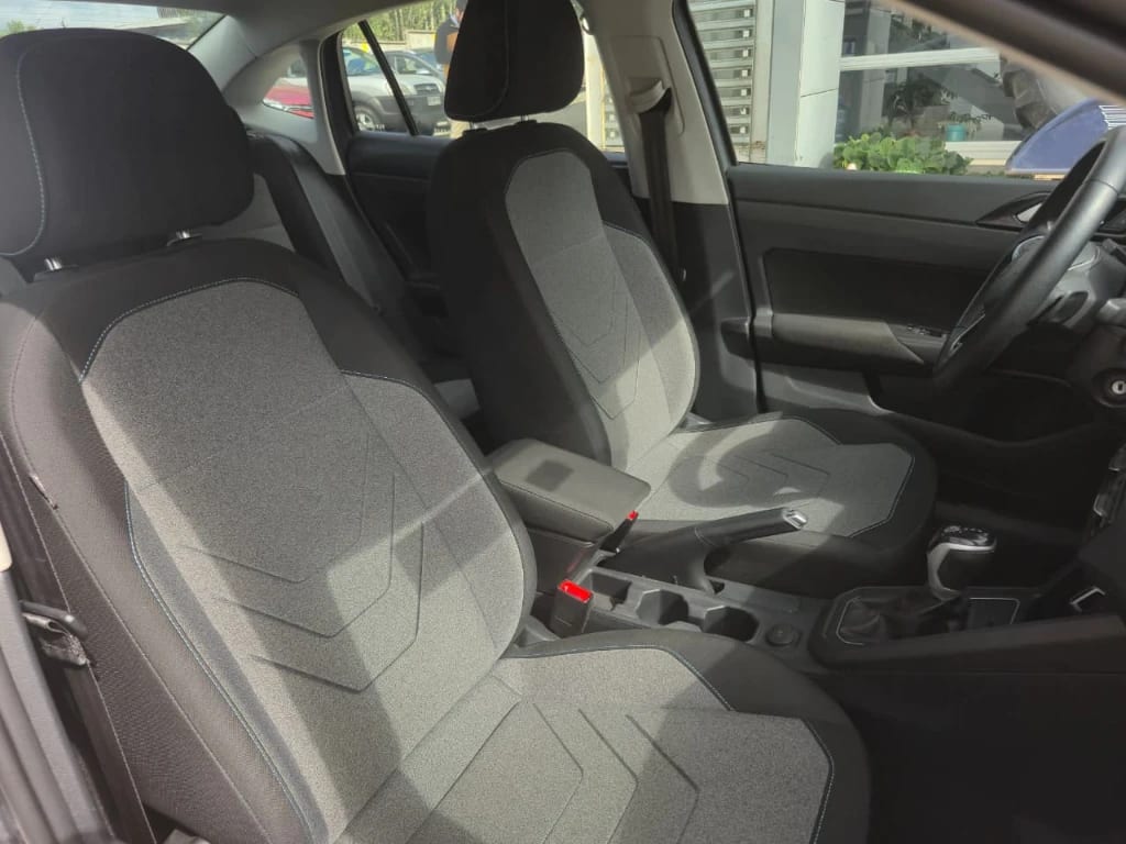 Volkswagen Virtus Confortline Tsi 1.0 Aut año 2024