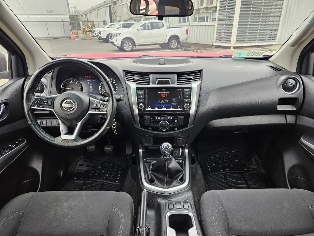 Nissan Navara Navara Dc 4x2 2.3tdi Xe año 2023