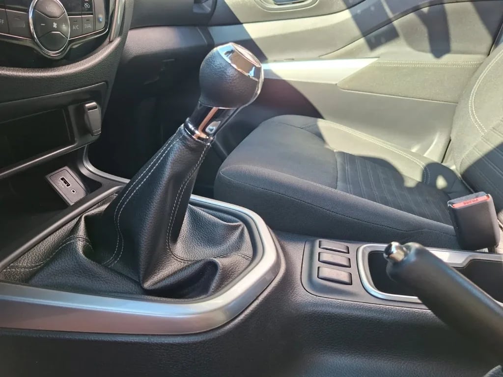Nissan Navara Dc 4x2 2.3tdi Xe año 2023