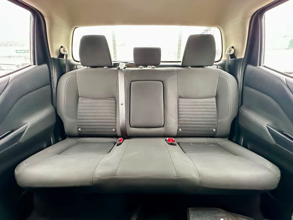 Nissan Navara Navara Dc 4x2 2.3 Tdi Se año 2023