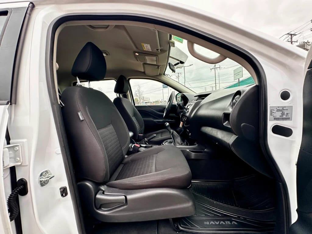 Nissan Navara Navara Dc 4x2 2.3 Tdi Se año 2023