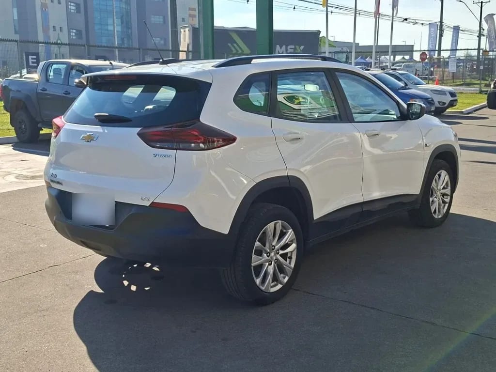 Chevrolet Tracker 1.2t Ltz R 4x2 At 5p año 2025