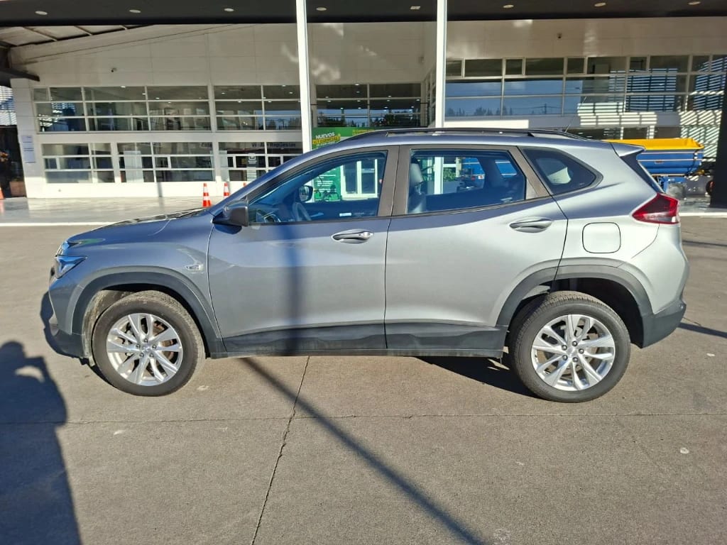 Chevrolet Tracker 1.2t Ltz R 4x2 At 5p año 2025