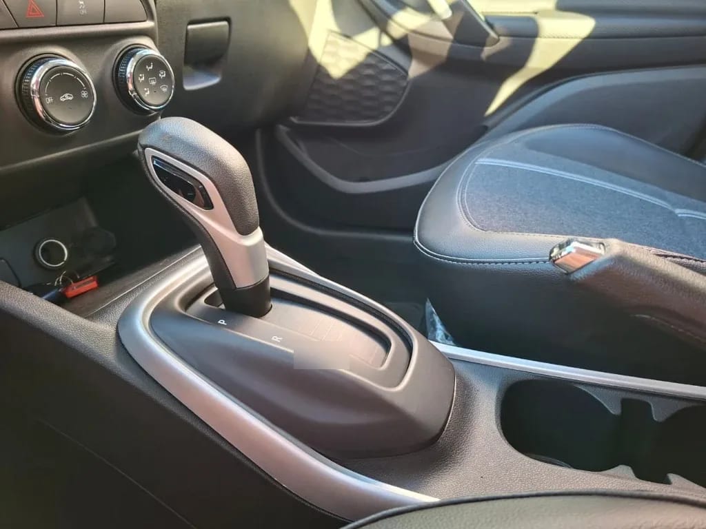 Chevrolet Tracker 1.2t Ltz R 4x2 At 5p año 2025