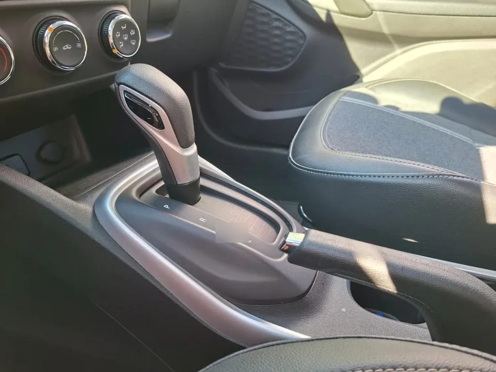 Chevrolet Tracker 1.2t Ltz R 4x2 At 5p año 2025