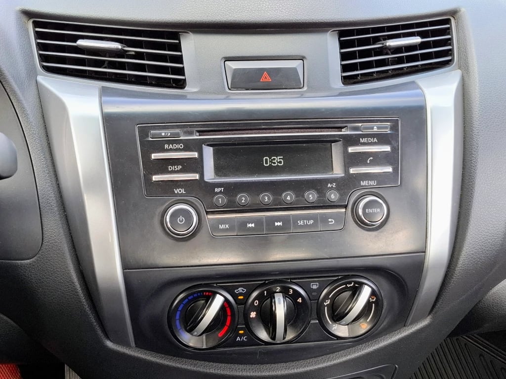 Nissan Navara Navara Dc 4x2 2.3tdi Se año 2023