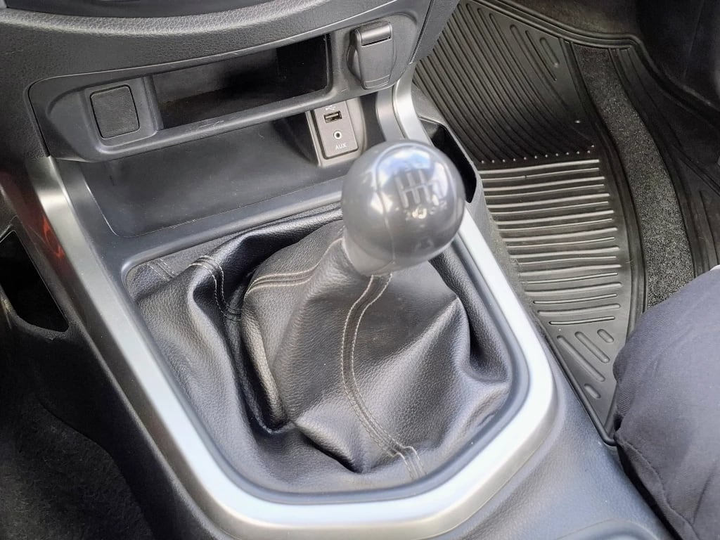 Nissan Navara Navara Dc 4x2 2.3tdi Se año 2023