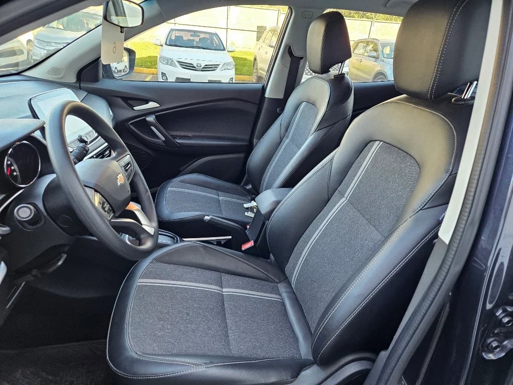 Chevrolet Tracker 1.2t Ltz R 4x2 At 5p año 2025