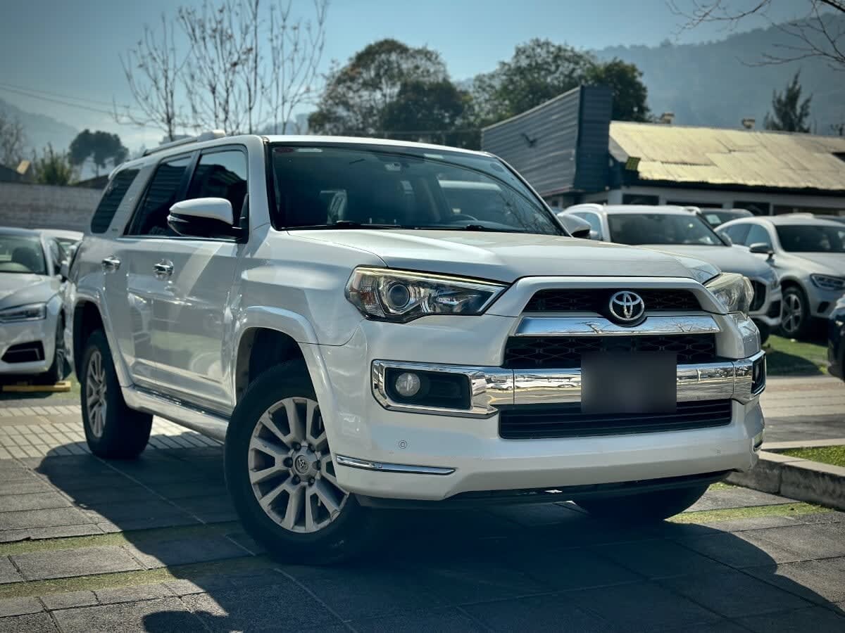 Toyota 4 Runner Limited año 2014