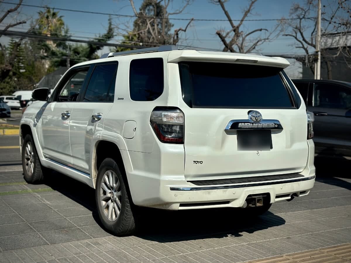 Toyota 4 Runner Limited año 2014