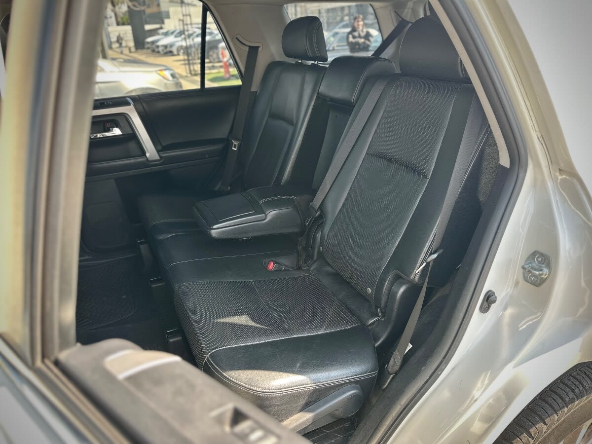 Toyota 4 Runner Limited año 2014