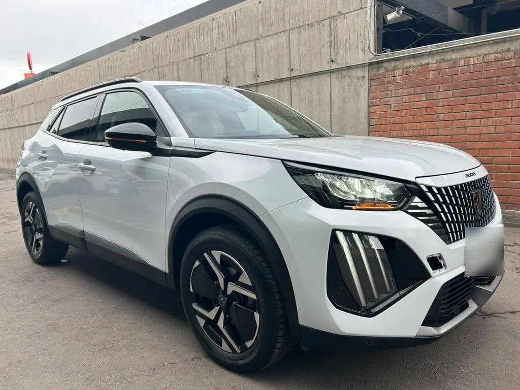 Peugeot 2008 1.2 Allure Pack Puretech 130 4x2 At 5p año 2024