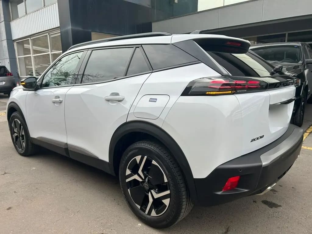 Peugeot 2008 1.2 Allure Pack Puretech 130 4x2 At 5p año 2024