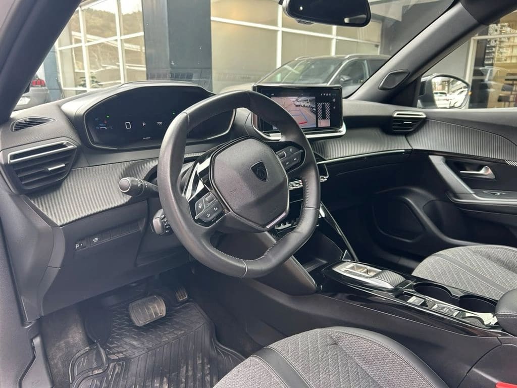 Peugeot 2008 1.2 Allure Pack Puretech 130 4x2 At 5p año 2024