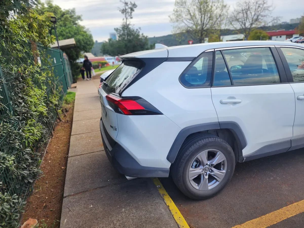 TOYOTA RAV4 2.0 Le Mt año 2023