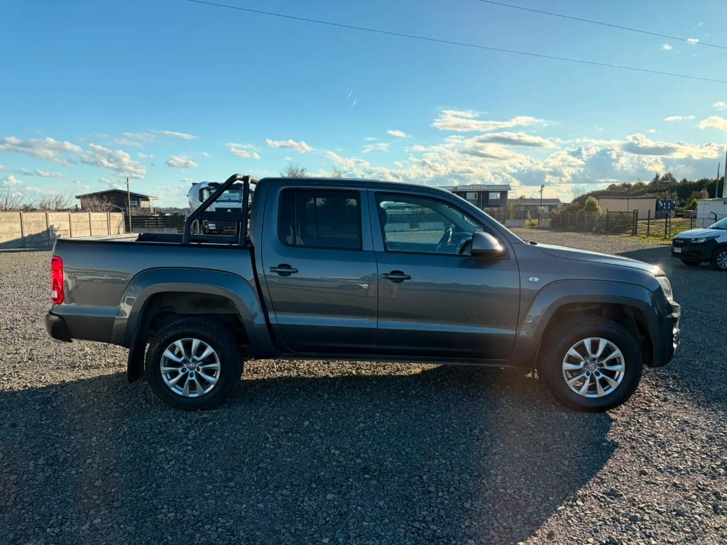Volkswagen Amarok Dcab Tdi 4x4 Trendline 2.0 año 2023
