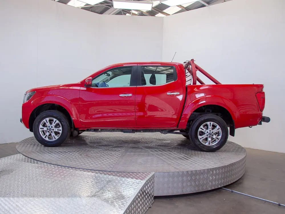 Nissan Navara Xe 4x2 2.3 Mt año 2024