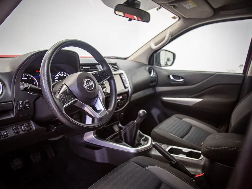 Nissan Navara Xe 4x2 2.3 Mt año 2024