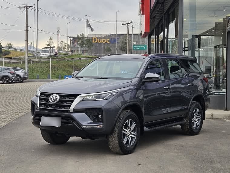 Toyota Fortuner 2.7 Aut año 2021