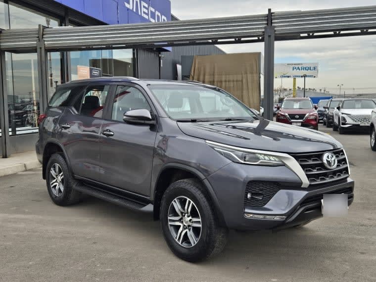 Toyota Fortuner 2.7 Aut año 2021