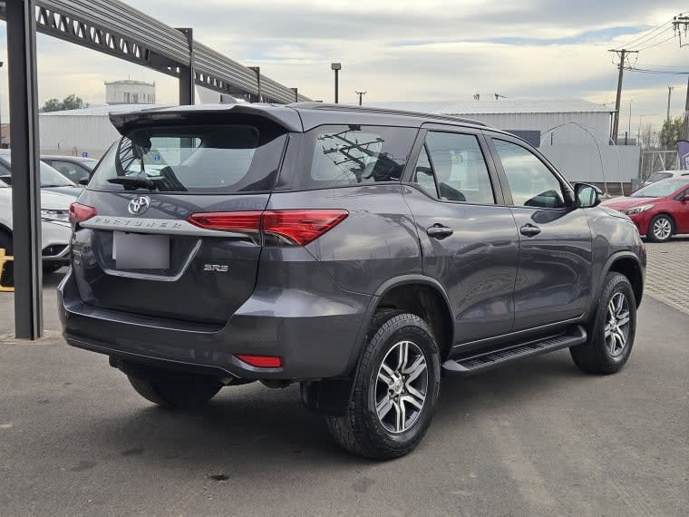Toyota Fortuner 2.7 Aut año 2021