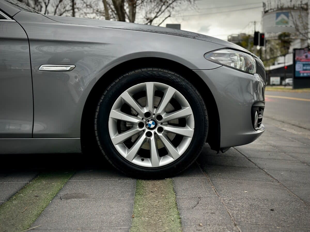 BMW 520i Exectuve año 2014