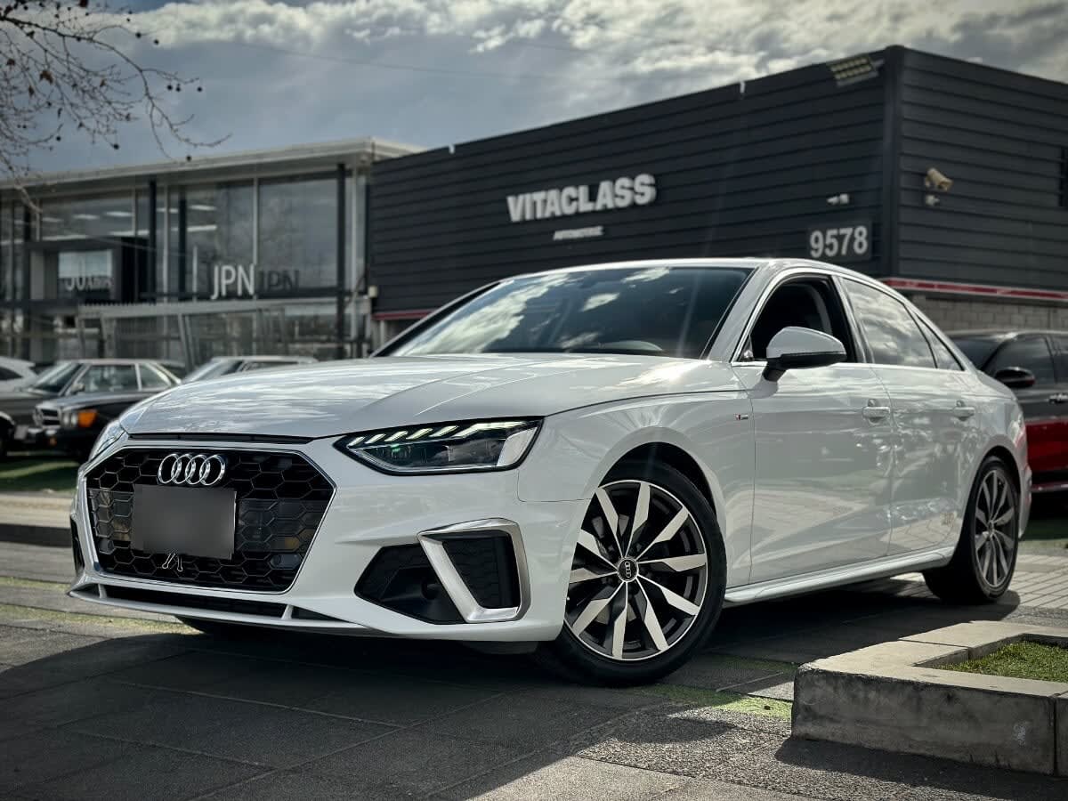 Audi A4 S Line año 2023