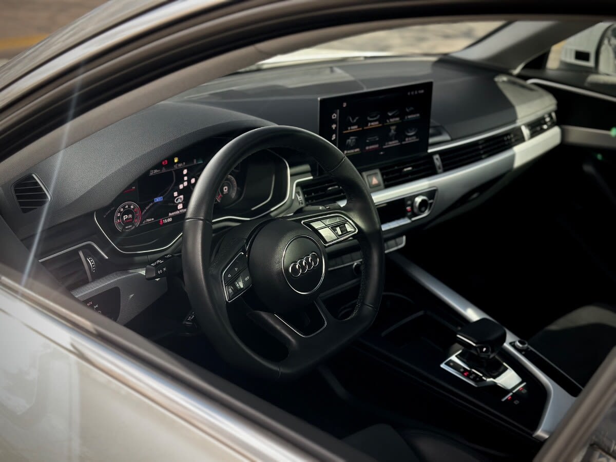 Audi A4 S Line año 2023