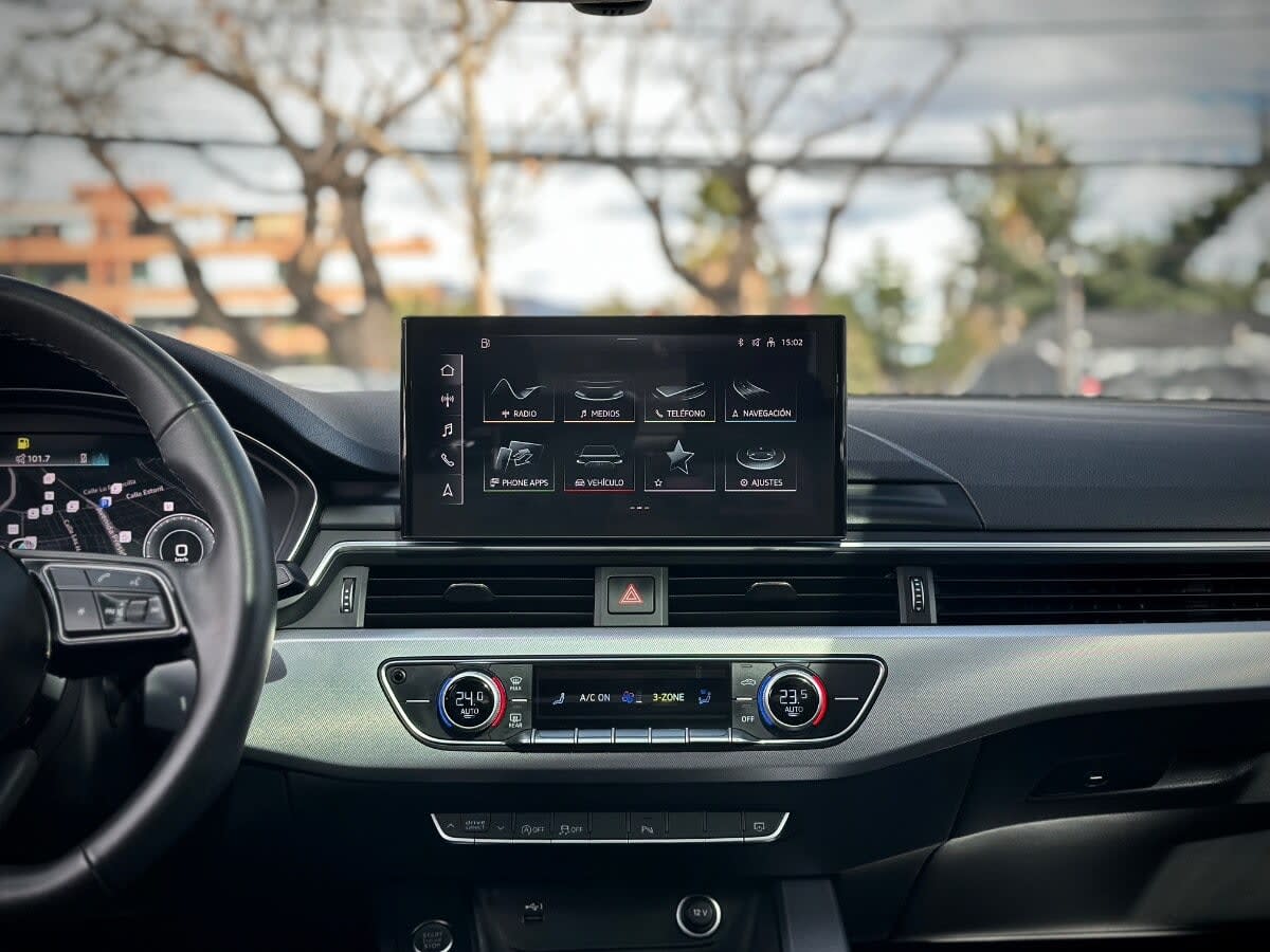 Audi A4 S Line año 2023