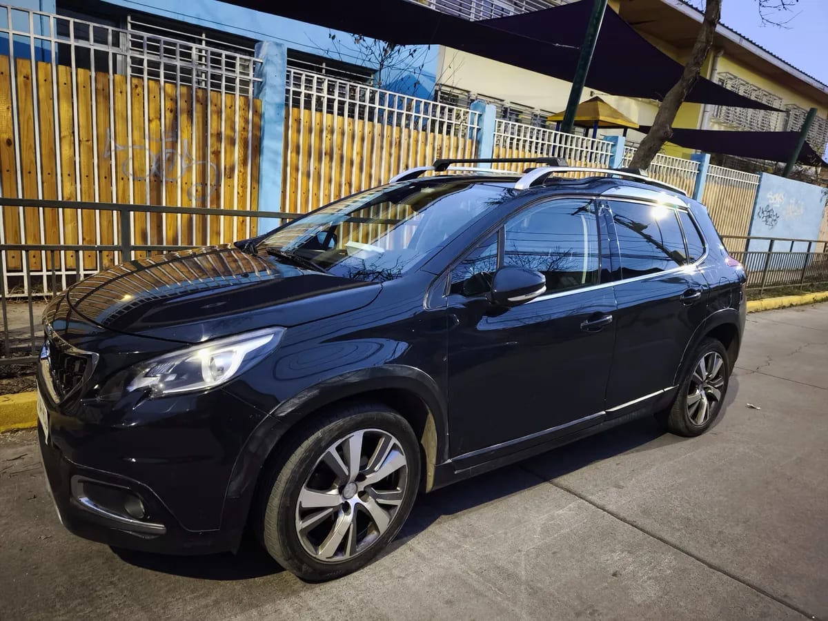 Peugeot 2008 1.6 Atallure Bluehdi 100hp E6 Mt Diesel año 2018