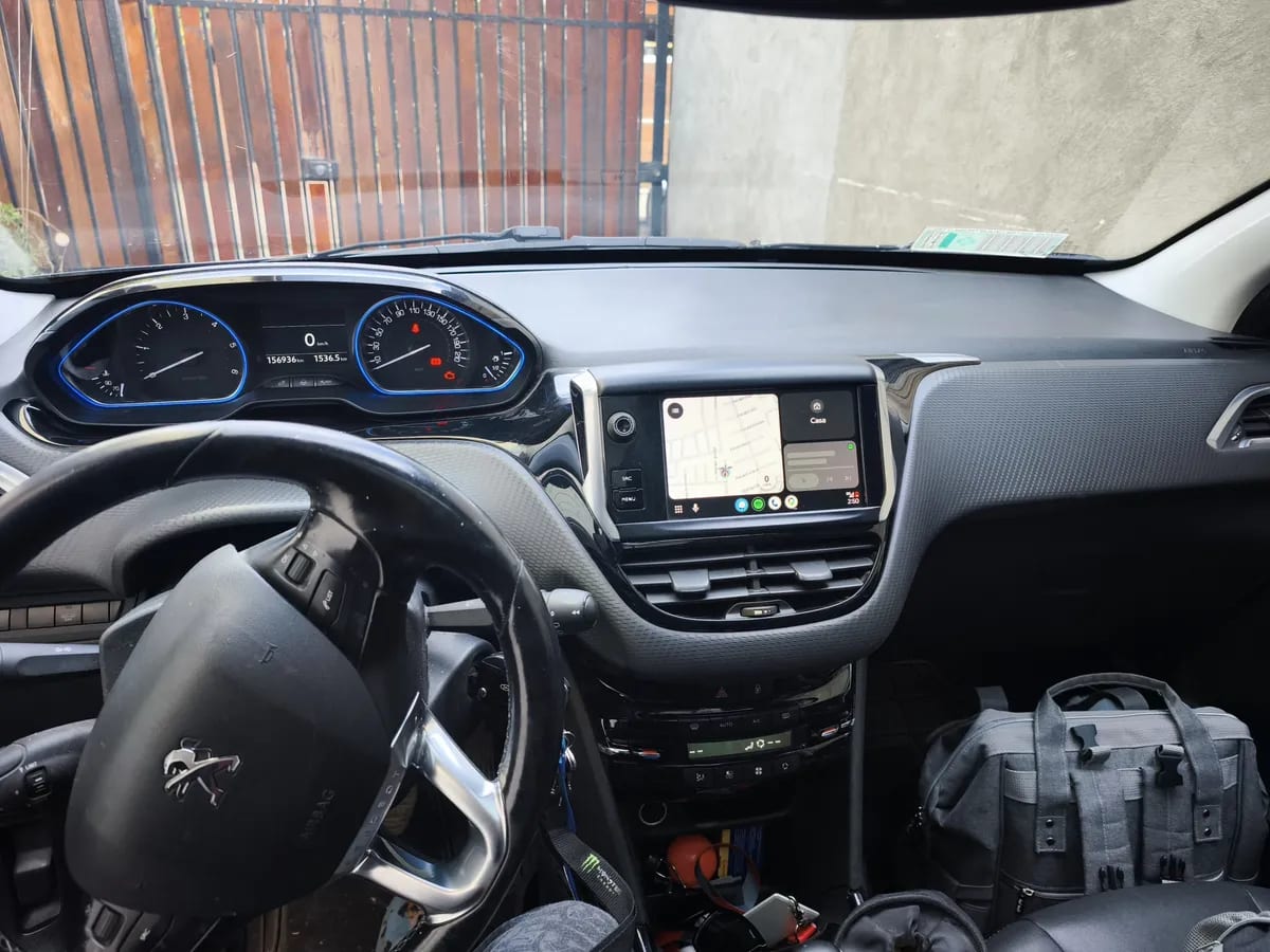Peugeot 2008 1.6 Atallure Bluehdi 100hp E6 Mt Diesel año 2018