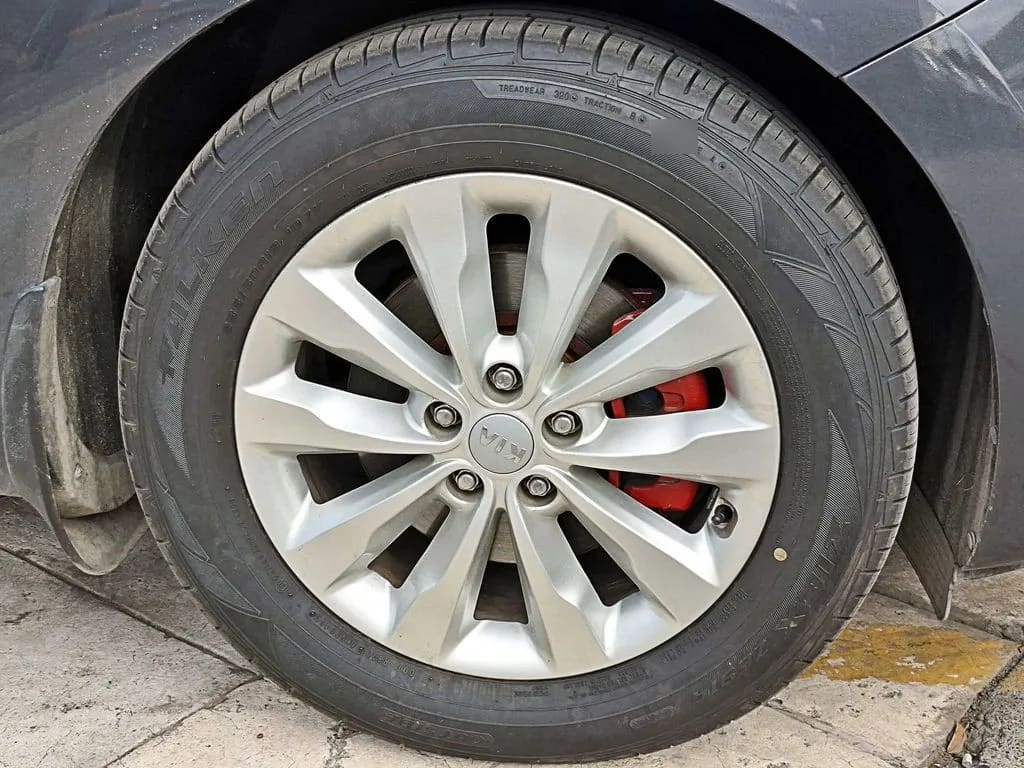 Kia Grand Carnival Ex 3.3 At año 2018