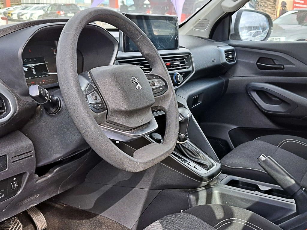 Peugeot Landtrek 2.2 Active Bluehdi Diesel 4x4 At 4p año 2025
