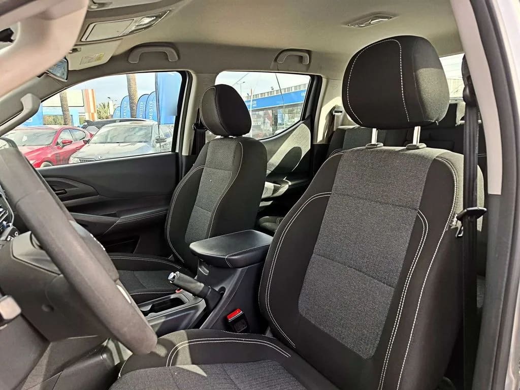 Peugeot Landtrek 2.2 Active Bluehdi Diesel 4x4 At 4p año 2025