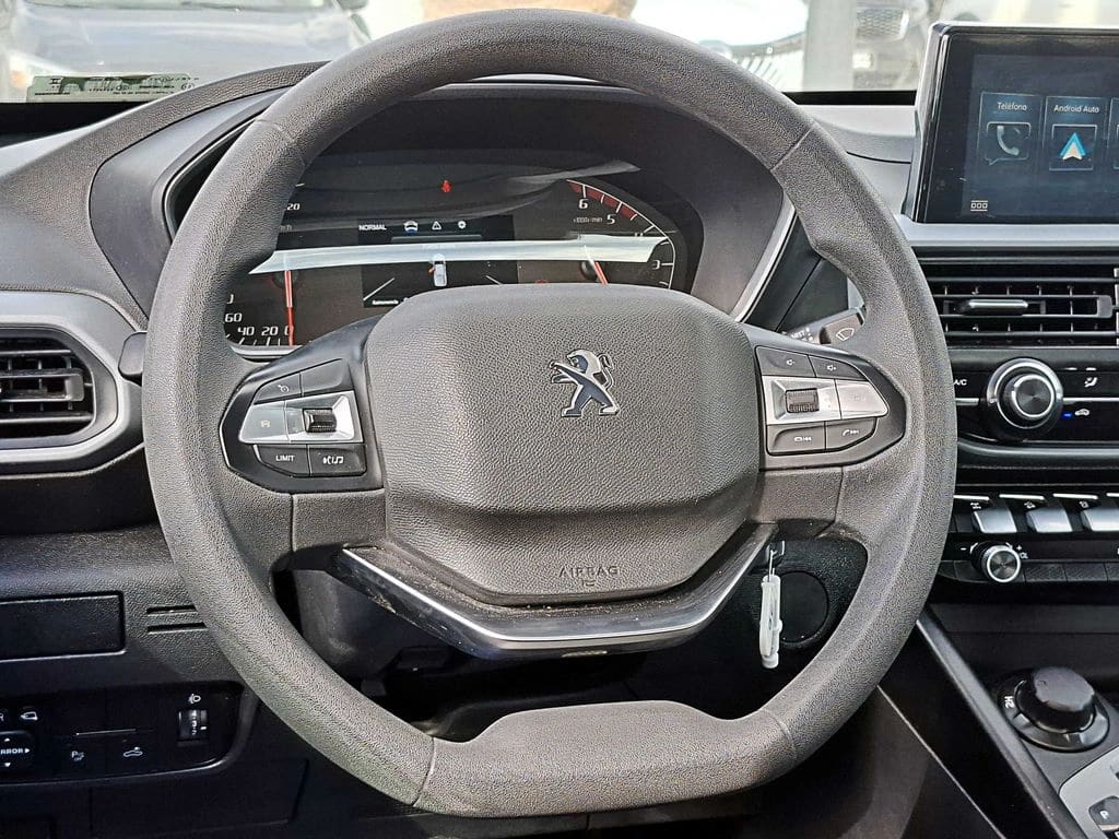 Peugeot Landtrek 2.2 Active Bluehdi Diesel 4x4 At 4p año 2025