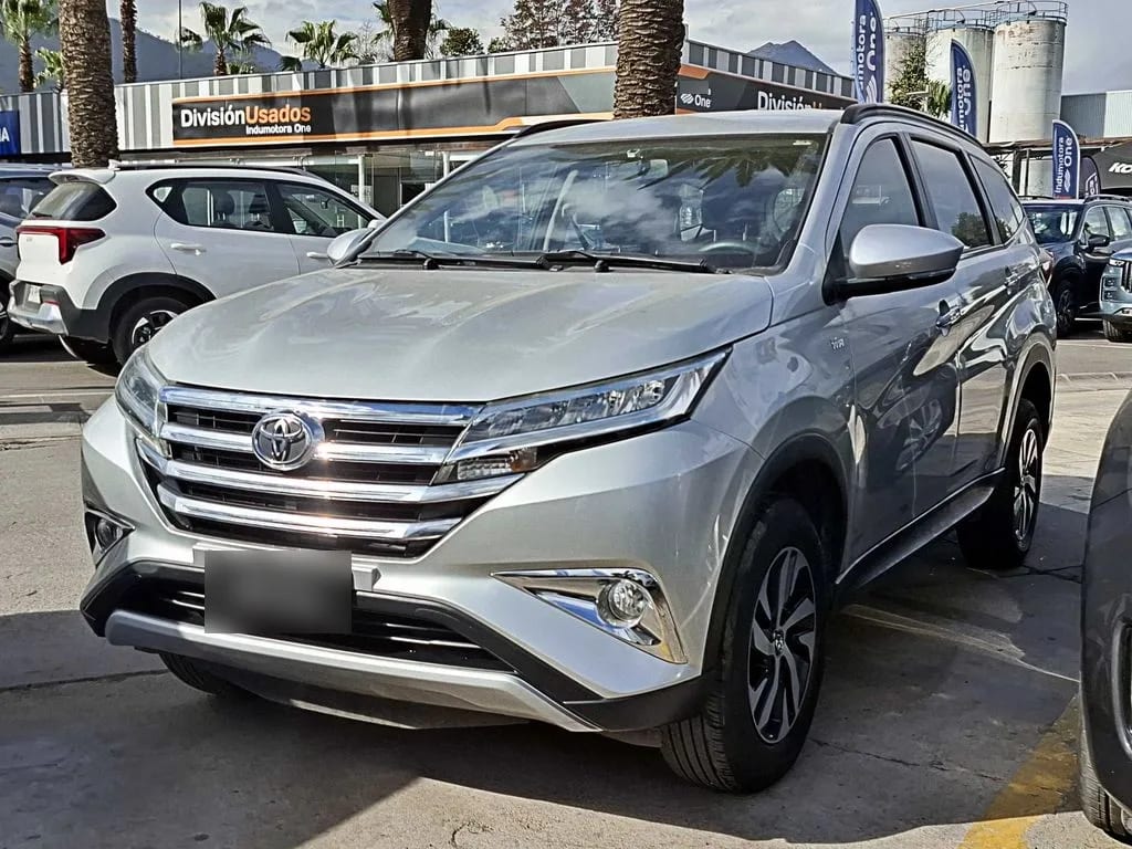 Toyota Rush 1.5 Xli 4x2 Mt 5p año 2022
