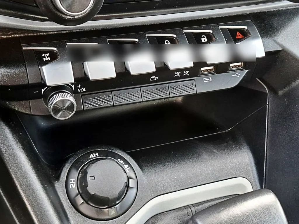 Peugeot Landtrek 2.2 Active Bluehdi Diesel 4x4 At 4p año 2025