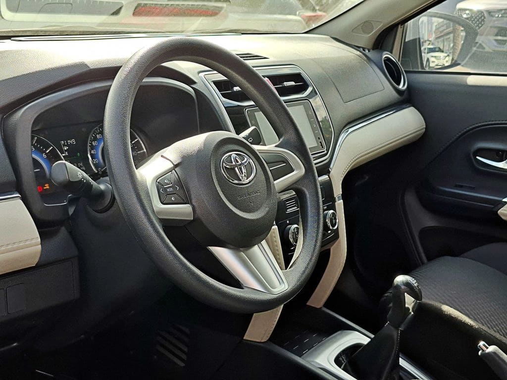 Toyota Rush 1.5 Xli 4x2 Mt 5p año 2022
