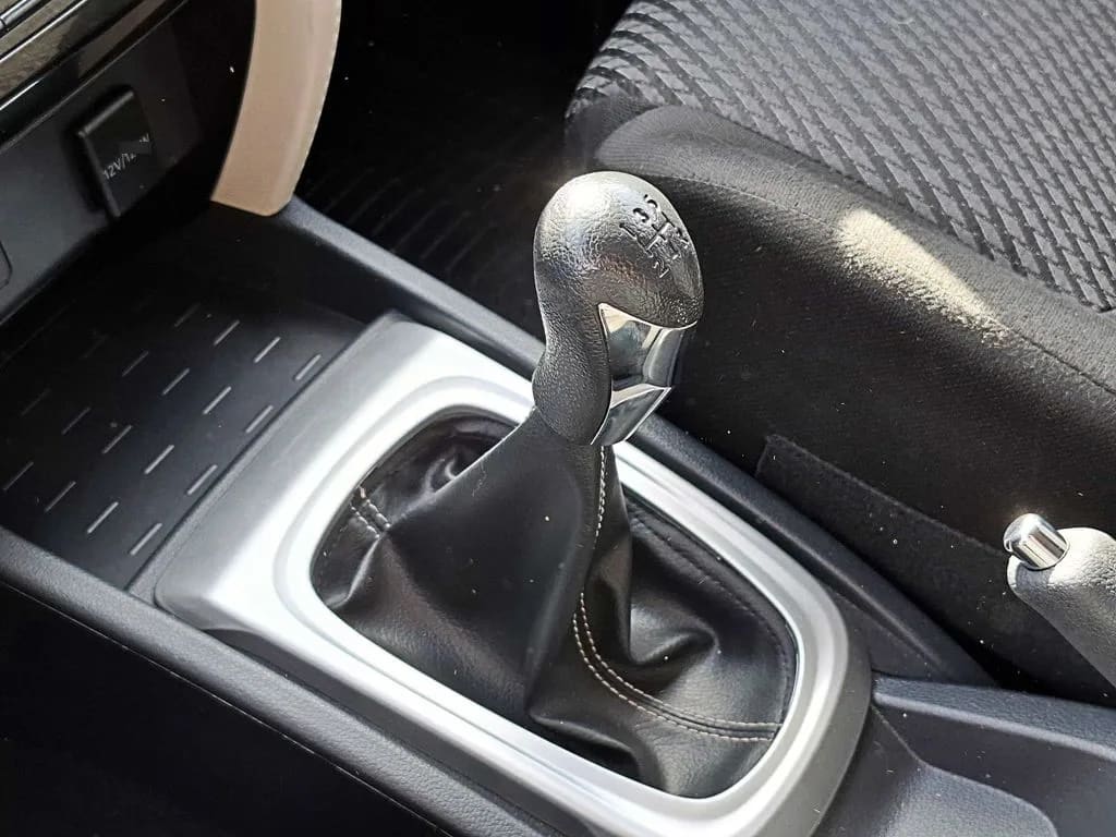 Toyota Rush 1.5 Xli 4x2 Mt 5p año 2022