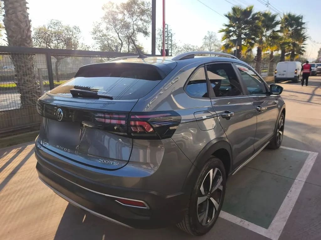Volkswagen Nivus 1.0t At Tsi Higline año 2022
