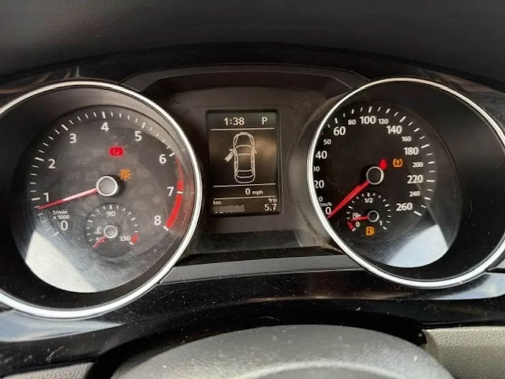 Volkswagen Bora 1.4 Luxury 4x2 At 4p año 2016