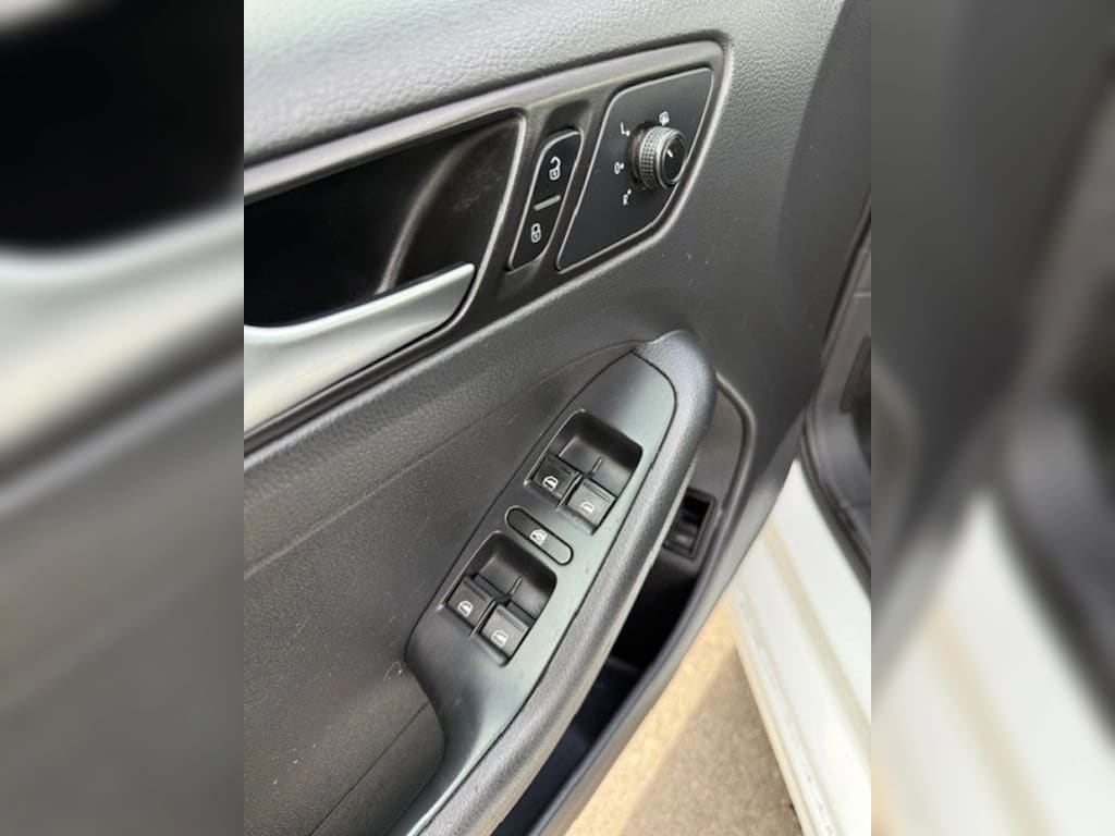Volkswagen Bora 1.4 Luxury 4x2 At 4p año 2016