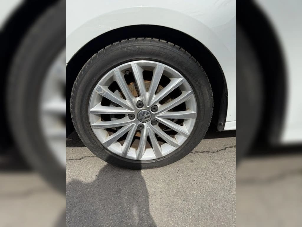 Volkswagen Bora 1.4 Luxury 4x2 At 4p año 2016