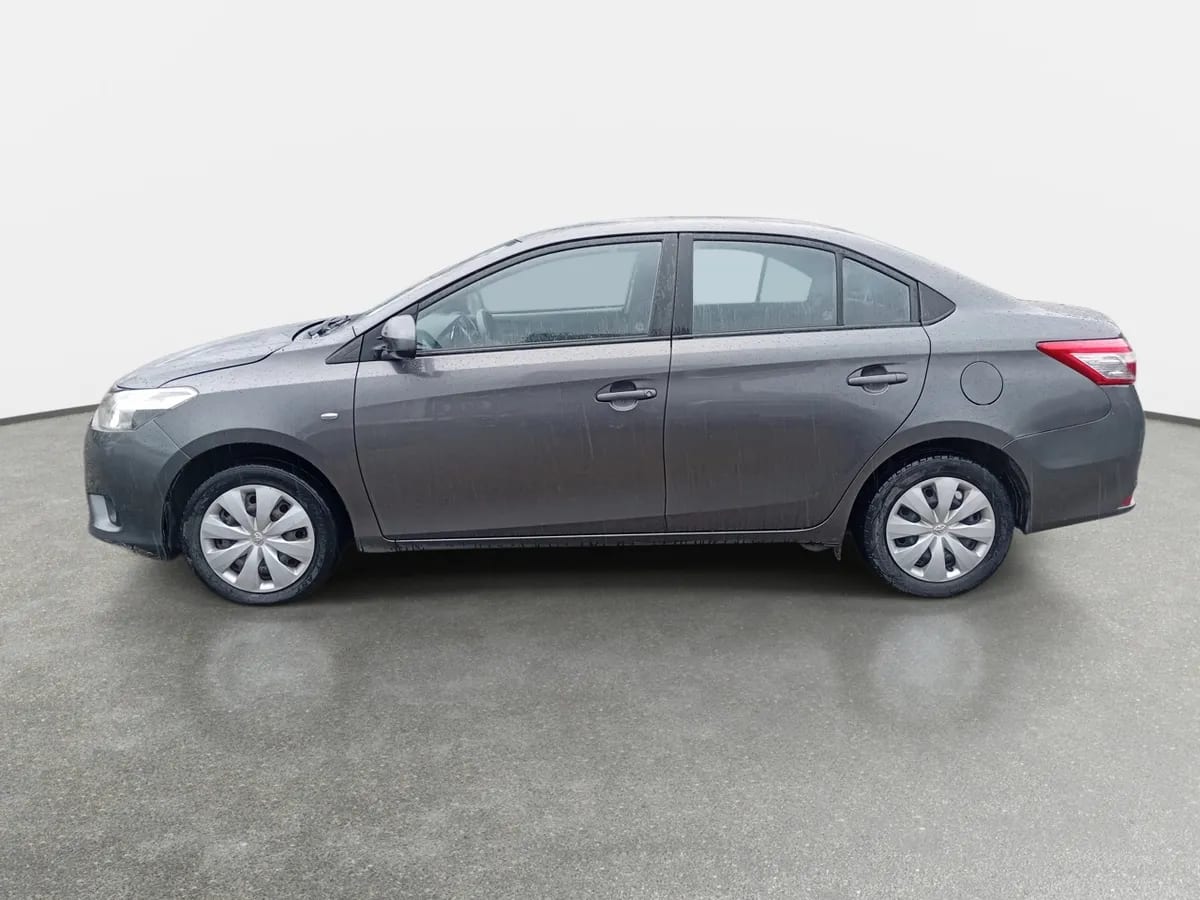 Toyota Yaris 1.5 Gli E 4x2 Mt 4p año 2017