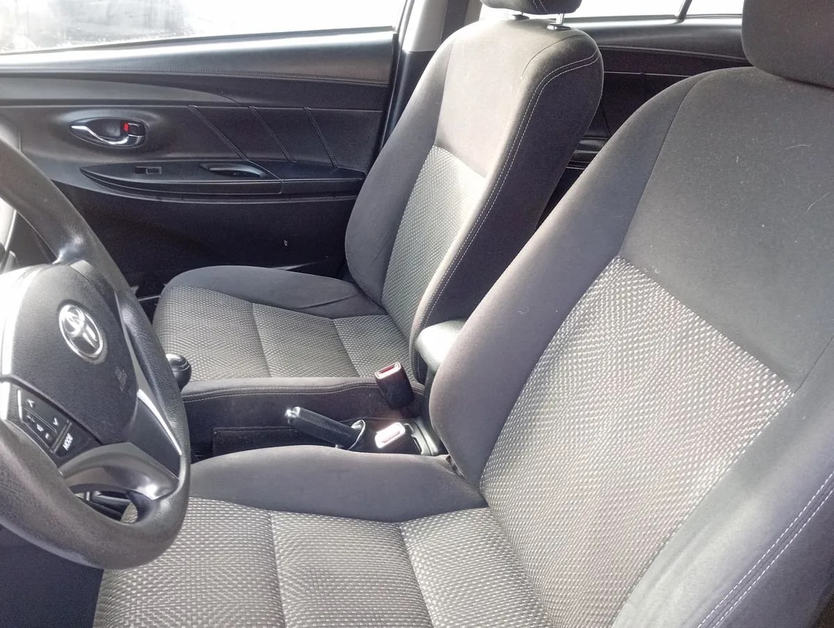 Toyota Yaris 1.5 Gli E 4x2 Mt 4p año 2017