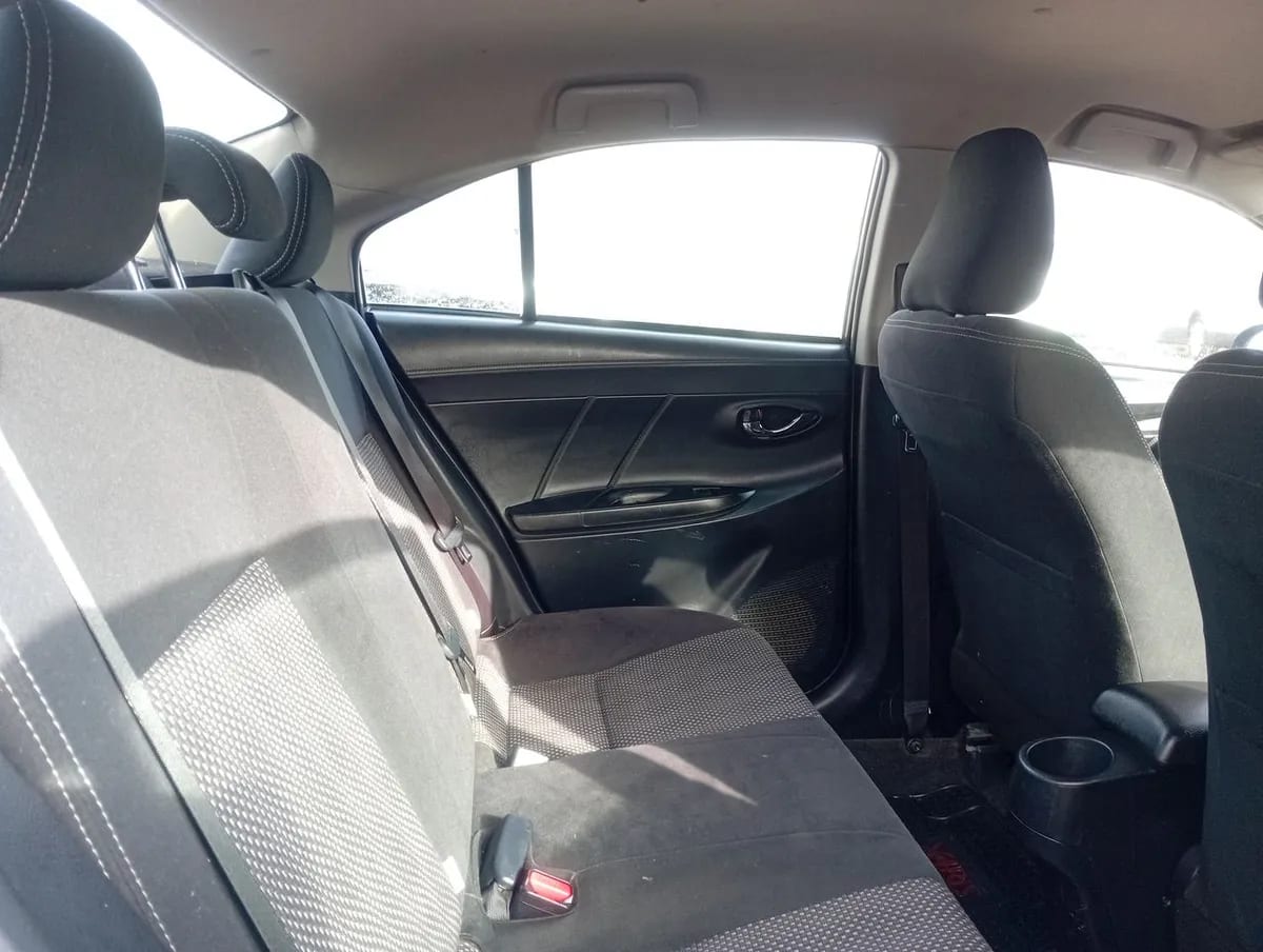 Toyota Yaris 1.5 Gli E 4x2 Mt 4p año 2017