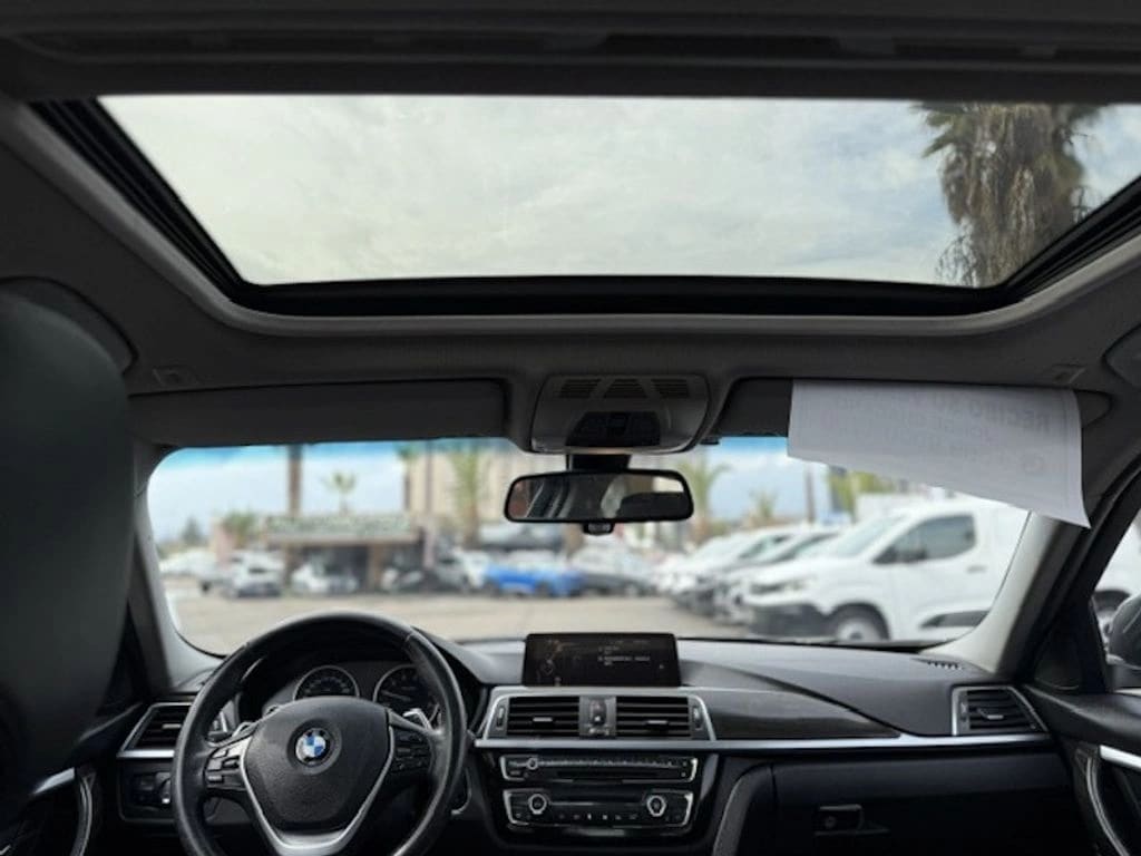 BMW 330 2.0 Lci Luxury 4x2 At 4p año 2017