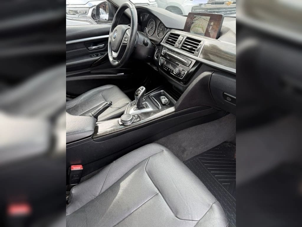 BMW 330 2.0 Lci Luxury 4x2 At 4p año 2017