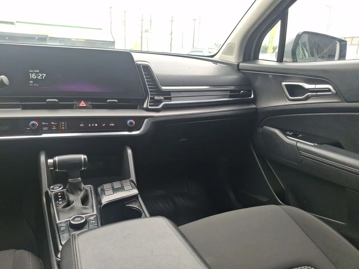 Kia Sportage 2.0 Ex Dies 2wd 8at 5p año 2025